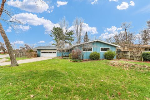 Photo of 609 E Sunnycrest Court, Urbana, IL 61801 (MLS # 12566184)