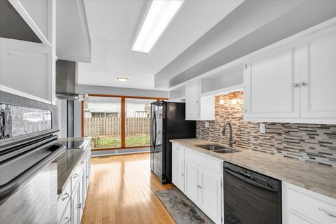 Tiny photo for 609 E Sunnycrest Court, Urbana, IL 61801 (MLS # 12566184)