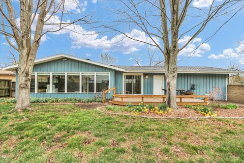 Tiny photo for 609 E Sunnycrest Court, Urbana, IL 61801 (MLS # 12566184)