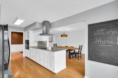 Tiny photo for 609 E Sunnycrest Court, Urbana, IL 61801 (MLS # 12566184)