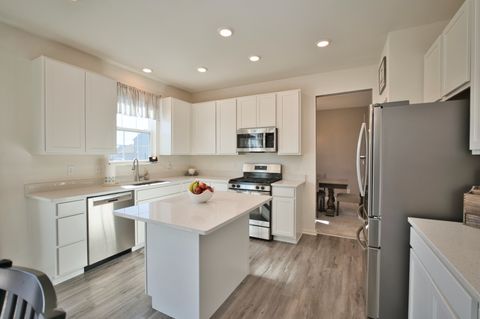Tiny photo for 574 Coach Road, Yorkville, IL 60560 (MLS # 12631553)