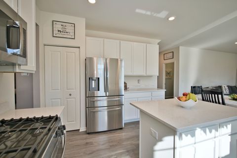 Tiny photo for 574 Coach Road, Yorkville, IL 60560 (MLS # 12631553)