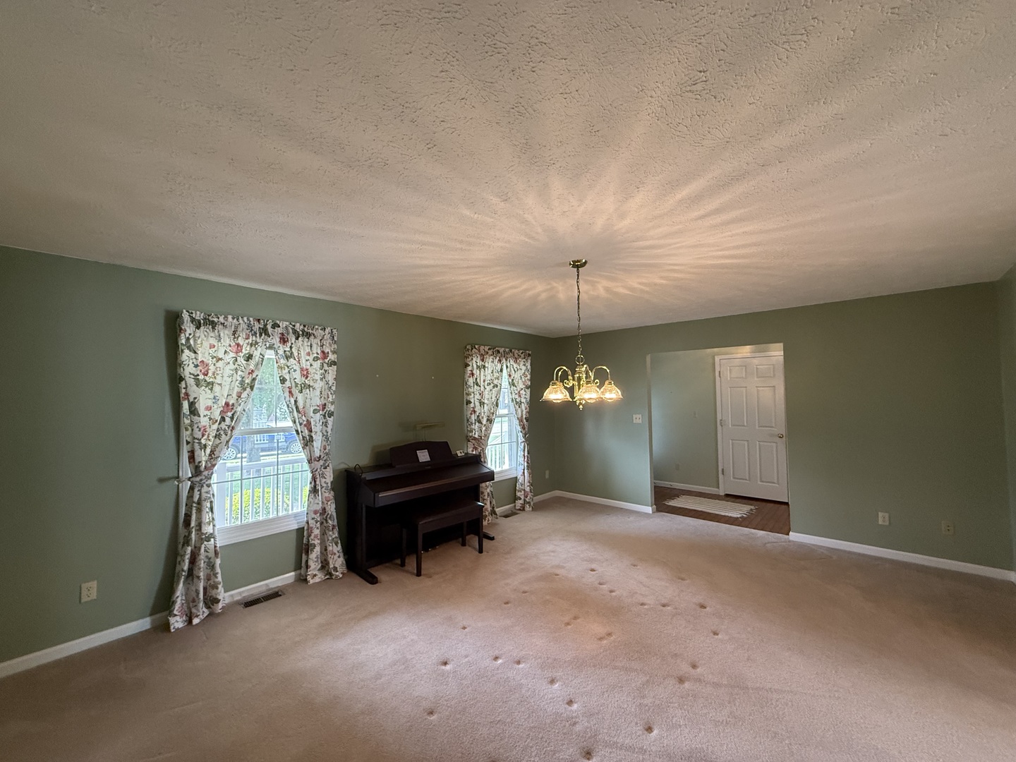 1303 N Magnolia Drive