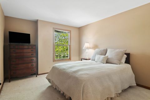 Tiny photo for 525 Cherbourg Drive, Buffalo Grove, IL 60089 (MLS # 12628851)