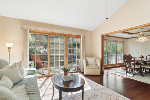 Tiny photo for 525 Cherbourg Drive, Buffalo Grove, IL 60089 (MLS # 12628851)