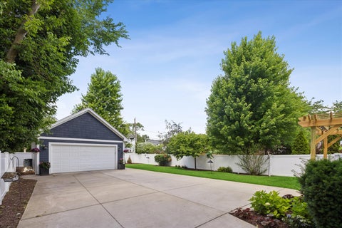 Tiny photo for 198 N Glenview Avenue, Elmhurst, IL 60126 (MLS # 12690410)