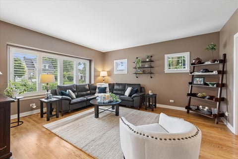 Tiny photo for 198 N Glenview Avenue, Elmhurst, IL 60126 (MLS # 12690410)
