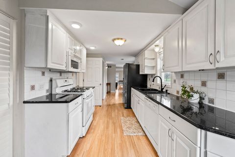 Tiny photo for 4616 River Drive, Lisle, IL 60532 (MLS # 12610674)