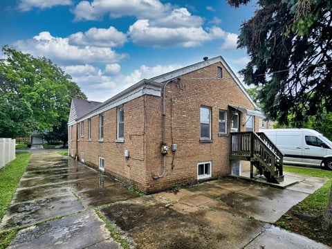 Tiny photo for 10320 S Claremont Avenue, Chicago, IL 60643 (MLS # 12686148)