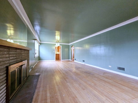 Tiny photo for 10320 S Claremont Avenue, Chicago, IL 60643 (MLS # 12686148)