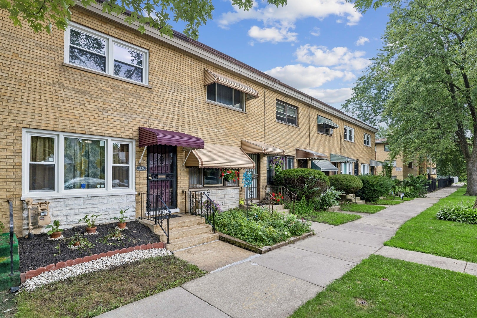 936 E 84th Place A