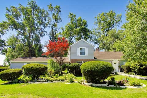 Photo of Des Plaines, IL 60016 (MLS # 12708665)