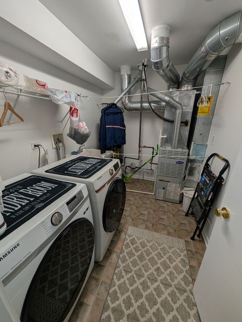 Tiny photo for 909 Mayfair Court, Elk Grove Village, IL 60007 (MLS # 12555336)