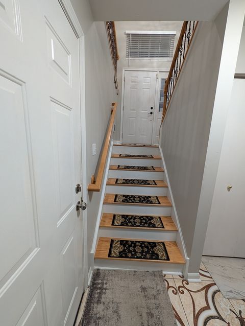 Tiny photo for 909 Mayfair Court, Elk Grove Village, IL 60007 (MLS # 12555336)