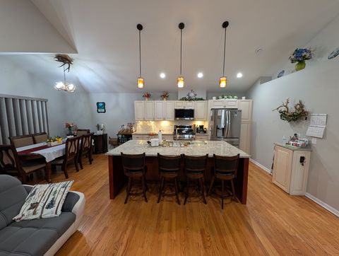 Tiny photo for 909 Mayfair Court, Elk Grove Village, IL 60007 (MLS # 12555336)