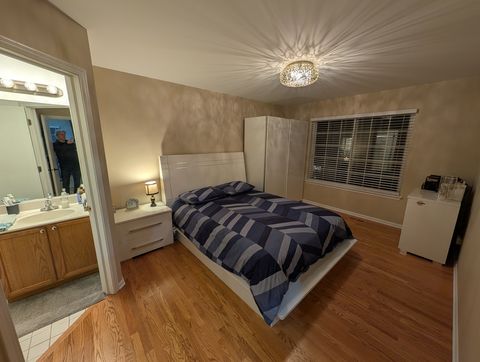 Tiny photo for 909 Mayfair Court, Elk Grove Village, IL 60007 (MLS # 12555336)