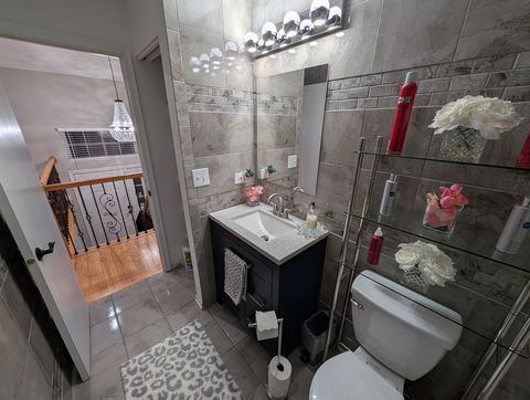 Tiny photo for 909 Mayfair Court, Elk Grove Village, IL 60007 (MLS # 12555336)