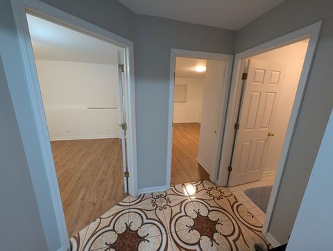 Tiny photo for 909 Mayfair Court, Elk Grove Village, IL 60007 (MLS # 12555336)