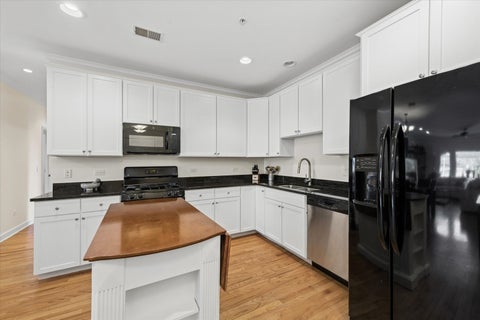 Tiny photo for 110 S Marion Street #201, Oak Park, IL 60302 (MLS # 12755362)