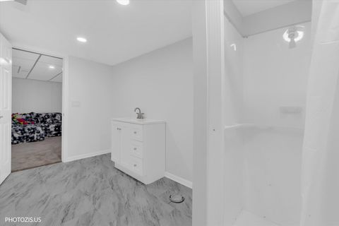 Tiny photo for 211 Edgewater Drive, Bloomingdale, IL 60108 (MLS # 12610564)