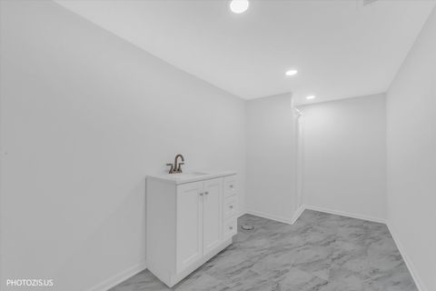 Tiny photo for 211 Edgewater Drive, Bloomingdale, IL 60108 (MLS # 12610564)