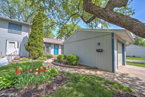 Tiny photo for 211 Edgewater Drive, Bloomingdale, IL 60108 (MLS # 12610564)