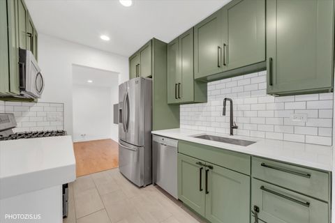 Tiny photo for 211 Edgewater Drive, Bloomingdale, IL 60108 (MLS # 12610564)