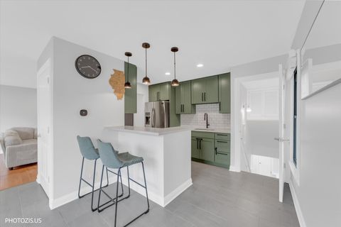 Tiny photo for 211 Edgewater Drive, Bloomingdale, IL 60108 (MLS # 12610564)