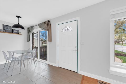 Tiny photo for 211 Edgewater Drive, Bloomingdale, IL 60108 (MLS # 12610564)