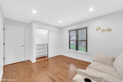 Tiny photo for 211 Edgewater Drive, Bloomingdale, IL 60108 (MLS # 12610564)