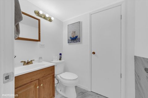 Tiny photo for 211 Edgewater Drive, Bloomingdale, IL 60108 (MLS # 12610564)