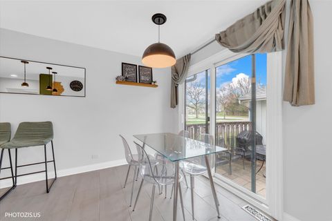 Tiny photo for 211 Edgewater Drive, Bloomingdale, IL 60108 (MLS # 12610564)