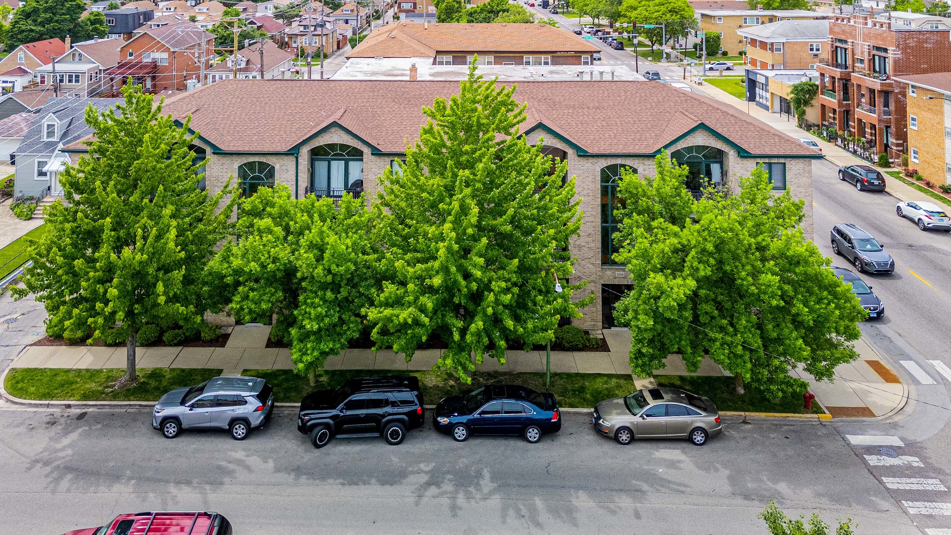 3154 N Oleander Avenue 2C