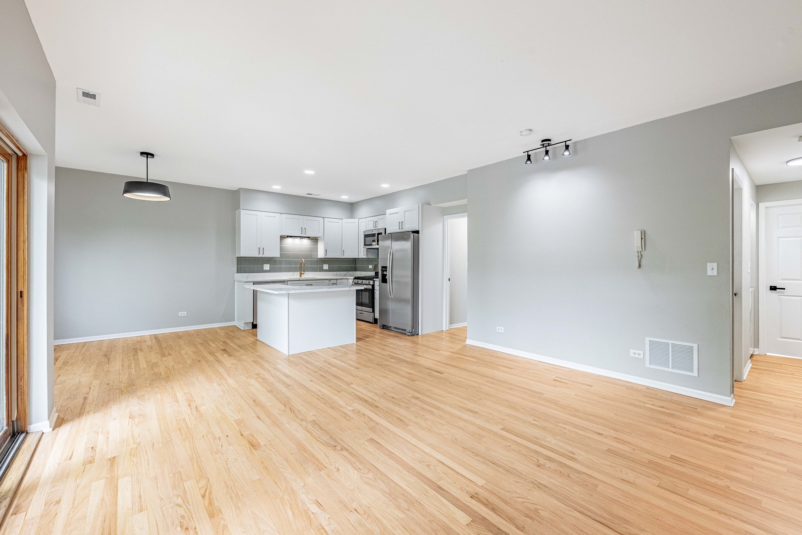 3154 N Oleander Avenue 2C