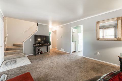 Tiny photo for 820 Shady Lane, Aurora, IL 60506 (MLS # 12486683)
