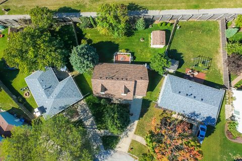 Tiny photo for 820 Shady Lane, Aurora, IL 60506 (MLS # 12486683)