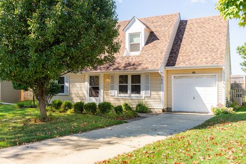 Photo of 820 Shady Lane, Aurora, IL 60506 (MLS # 12486683)