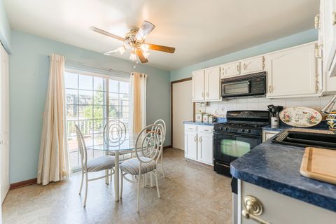 Tiny photo for 820 Shady Lane, Aurora, IL 60506 (MLS # 12486683)