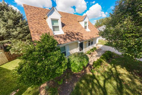 Tiny photo for 820 Shady Lane, Aurora, IL 60506 (MLS # 12486683)