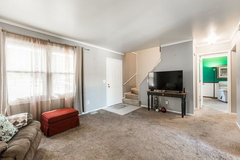Tiny photo for 820 Shady Lane, Aurora, IL 60506 (MLS # 12486683)