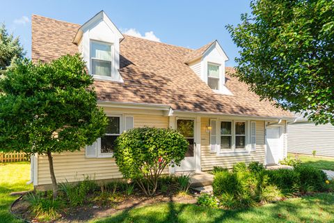Tiny photo for 820 Shady Lane, Aurora, IL 60506 (MLS # 12486683)