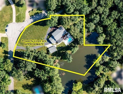 Tiny photo for 616 SEVILLE Drive, Mt Vernon, IL 62864 (MLS # EB458810)