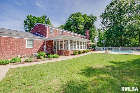 Tiny photo for 616 SEVILLE Drive, Mt Vernon, IL 62864 (MLS # EB458810)