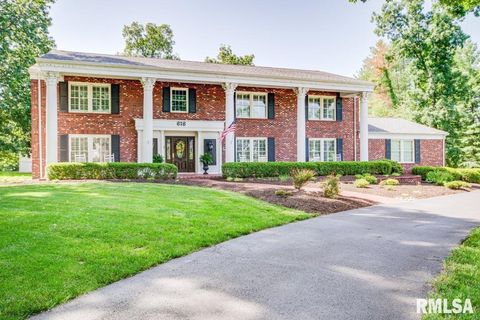 Photo of 616 SEVILLE Drive, Mt Vernon, IL 62864 (MLS # EB458810)