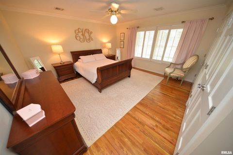 Tiny photo for 616 SEVILLE Drive, Mt Vernon, IL 62864 (MLS # EB458810)