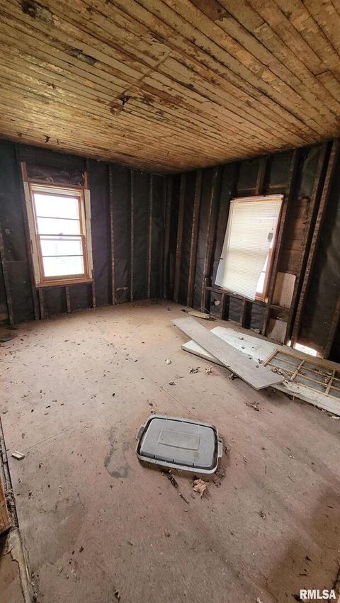 Tiny photo for 923 N 9TH Street, Murphysboro, IL 62966 (MLS # EB457375)