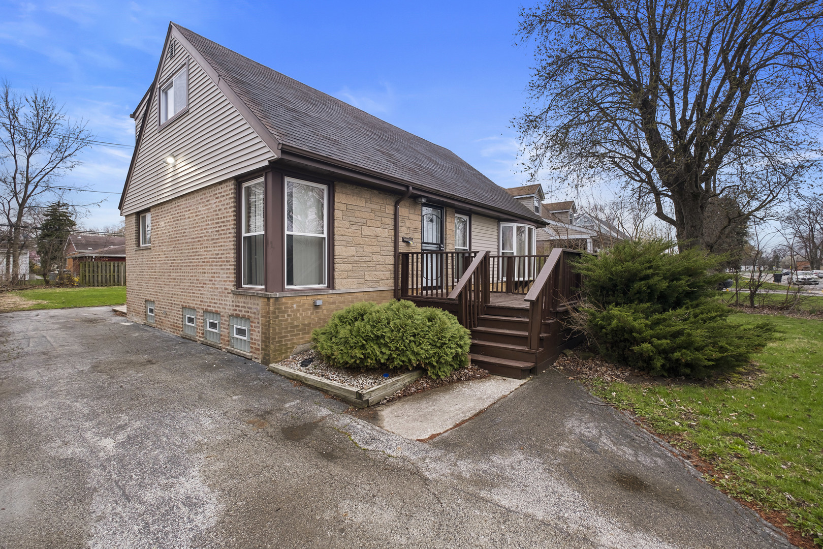 15607 Rose Drive