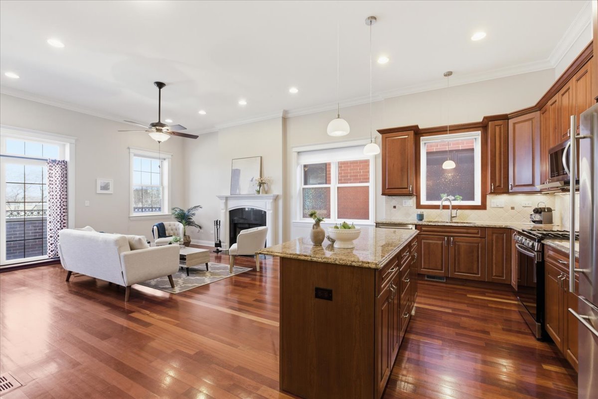 2249 W Irving Park Road 4