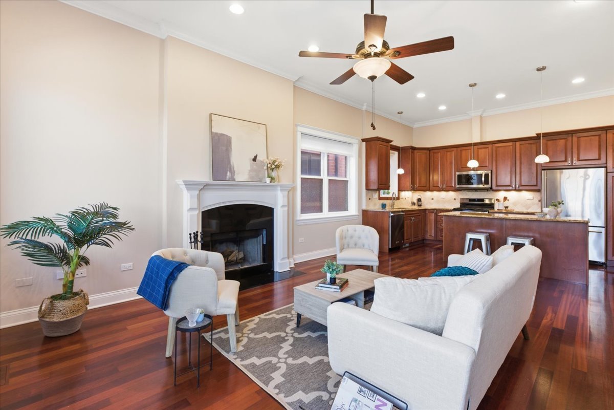 2249 W Irving Park Road 4