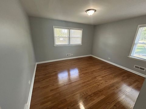 Tiny photo for 609 E 160th Place, South Holland, IL 60473 (MLS # 12498448)